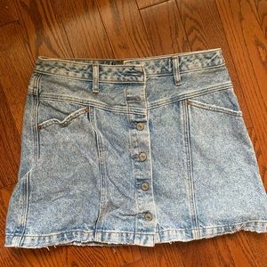 Abercrombie women’s denim skirt/Size 30